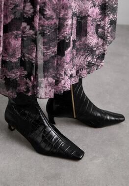Michael Kors Leather Ankle Kitten Heel Boots Croc-Embossed Black US 8 NEW